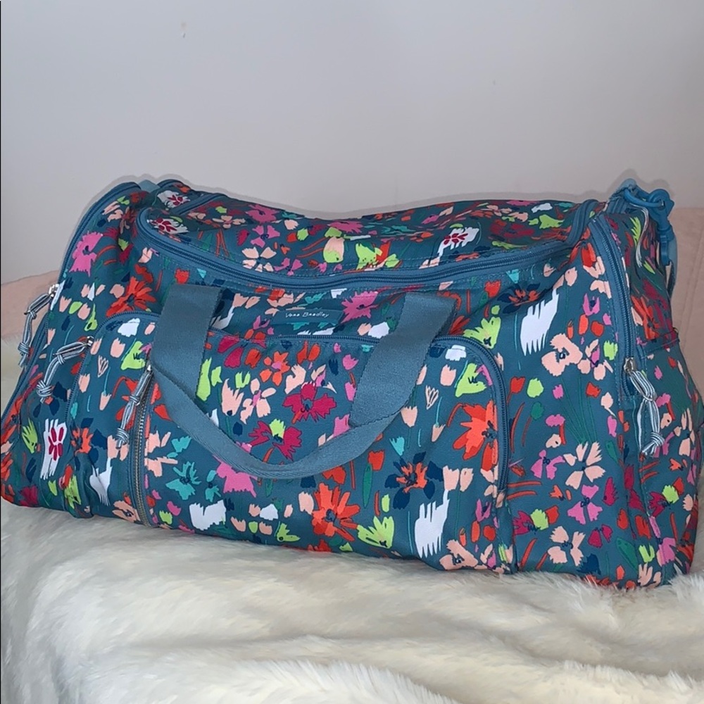 VERA BRADLEY Large Duffel Bag